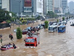 Hujan Deras Lebih dari 1 Jam, Cimahi Langsung Disergap Banjir